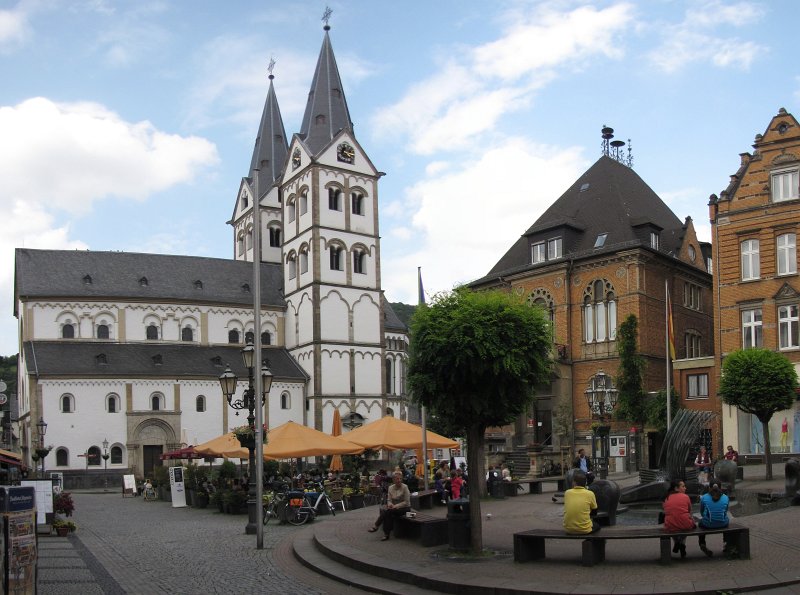 st severus kerk.jpg - De fietstocht eindigd op het plein voor de St. Severus kerk in Boppard.